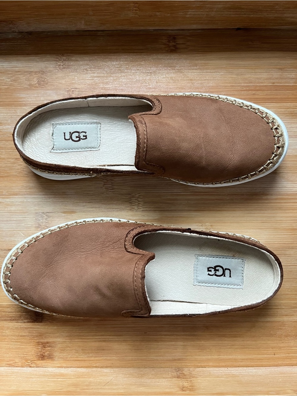 •UGG Caleel slip-on mule• Size 5.5